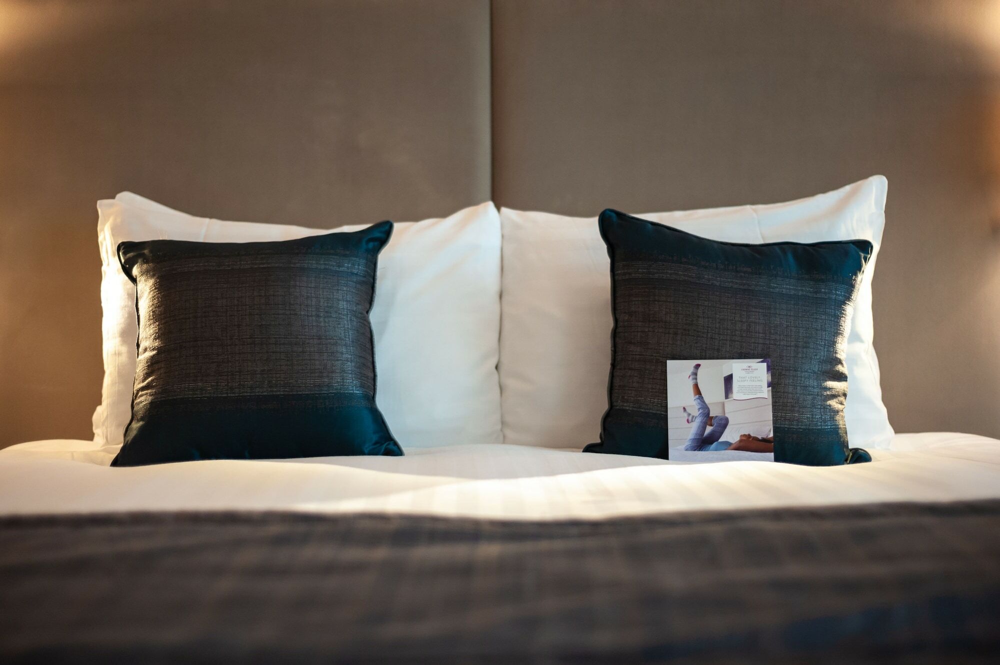 คราวน์พลาซา ลอนดอน ฮีทโธรว์ เทอร์มินัล 4 Hotel ฮิลลิงดัน ภายนอก รูปภาพ